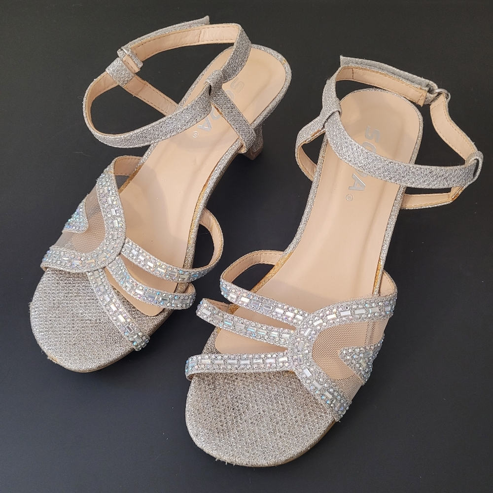 Kids Silver Dress Shoes with Strappy Design Size:2.5